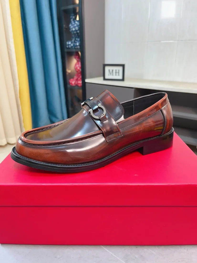 Men's shoes 💰560🌸🌸Water dyed cowhide 🆘[Salvatore Ferragamo] Ferragamo's latest casual business leather shoes for men! Available at counters simultaneously! The fabric is made of specially imported original suede calfskin, and the interior is made of imported water-dyed cowhide. It is absolutely luxurious and leads the fashion trend. Matching code: 38-44 45 customized